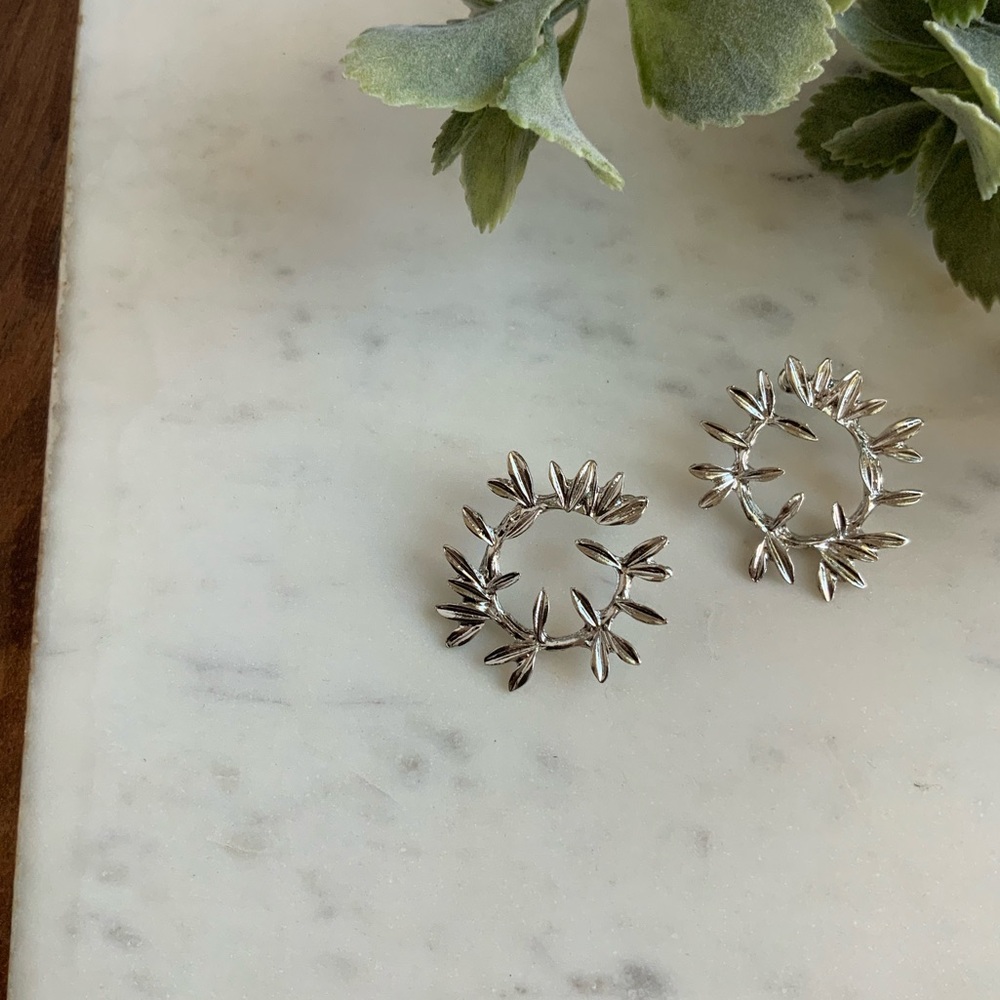 The Aria in Silver - Leafy Crescent Studs! Brand new! 
Length: 1.5”